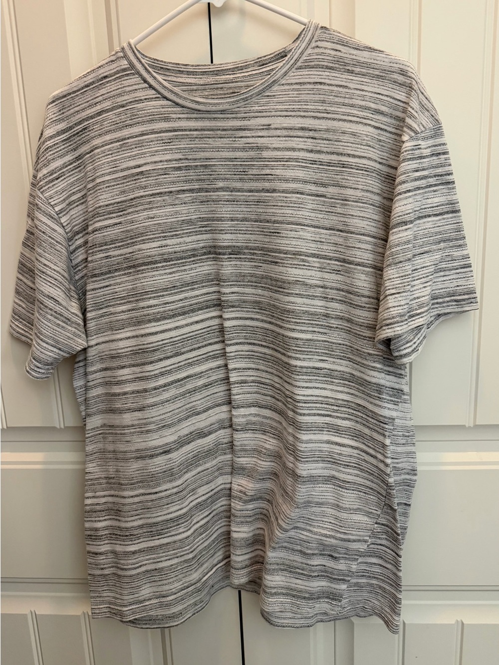 Men's Striped Short-Sleeve Crewneck Tee - Gray/White